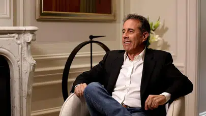 ABD'li Komedyen Jerry Seinfeld Gösterisi Sırasında Protesto Edildi