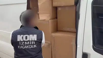 İzmir'de Mobil Depo Olarak Kullanılan Minibüse Operasyon