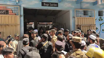 Peşaver'de Okul Çatısı Çöktü: 28 Can Kaybı