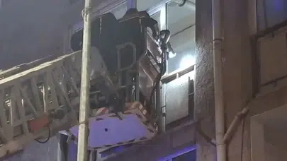 Eskişehir'de Pencereye Çıkan Yaşlı Adam İtfaiye Tarafından Kurtarıldı