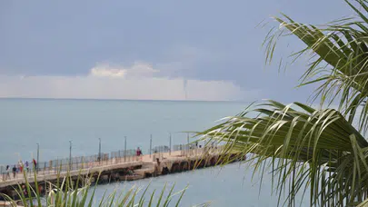 Mersin'de denizde hortum oluştu