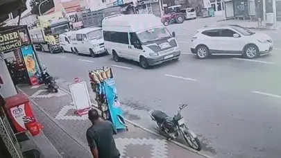Nevşehir'de 4 aracın karıştığı zincirleme kaza kamerada
