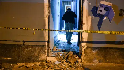 Adana'da Müstakil Eve El Yapımı Patlayıcı Saldırısı
