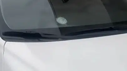 Mardin'in Kızıltepe İlçesinde Park Halindeki Otomobile Yorgun Mermi İsabet Etti