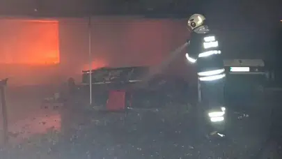 Hatay'da hurdacıda yangın : Alevler kısa sürede kontrol altına alındı