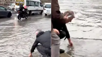 İstanbul'da Şiddetli Sağanak: Tıkanan Gideri Kendi Çabasıyla Açtı