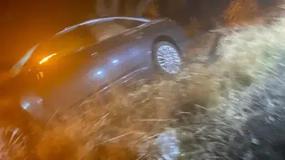 Batman'da otomobil bahçeye daldı : 5 kişi yaralandı