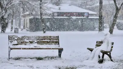 İstanbul'a Kar Yağacak Mı? Meteoroloji'nin Son Tahminleri Neler Söylüyor?