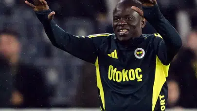 N'Golo Kante, Fenerbahçe taraftarına maç öncesi ilk üçlüsünü çektirdi