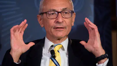 John Podesta kimdir ve Jeffrey Epstein ile ilişkisi var mı?