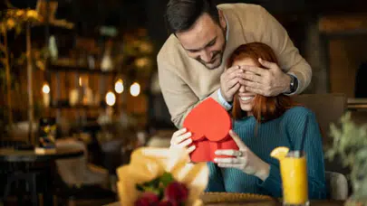 14 Şubat Sevgililer Günü için Uygun Fiyatlı Hediye Önerileri Nelerdir?