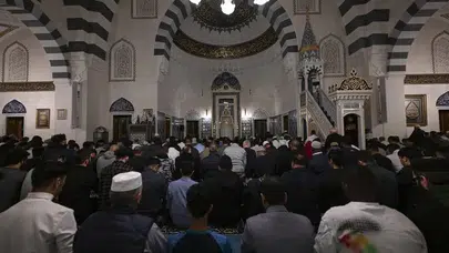 Teravih namazı nasıl kılınır, kaç rekat? Teravih namazı ne zaman kılınır?