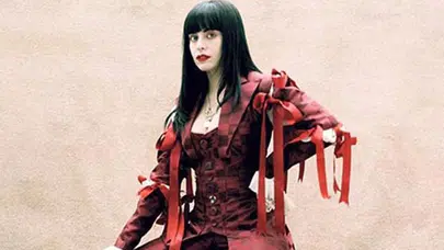 Modacı Dilara Fındıkoğlu kimdir, Türk mü? Hangi ünlüleri giydirdi?