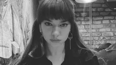 Doktor Başka Hayatta Zeren Ünver Karakterini Canlandıran Eylül Tumbar Kimdir?