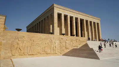 NATO’nun Anıtkabir Paylaşımı Neden Tartışma Yarattı?