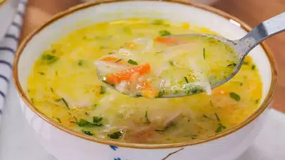 Tavuk Çorbası Bağışıklık Sistemini Güçlendiriyor mu? Enfeksiyonlarla Mücadeledeki Rolü Nedir?