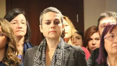 Esra Mungan’ın Eşi Kimdir? Akademisyenin Hayatı ve Gündeme Geliş Nedenleri Neler?