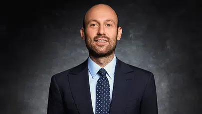 Onur Güvenatam kimdir? Hande Erçel'in sevgilisi kim, kaç yaşında ve mesleği nedir?