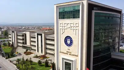 Bursa Büyükşehir Belediyesi'nin Siyasi Kimliği ve Başkanlık Süreci Nedir?