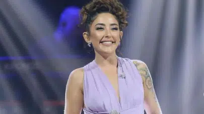 Melek Mosso kimdir, kaç yaşında, nereli ve evli mi? İşte hayatı ve müzik kariyeri