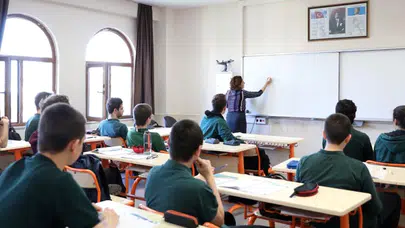 Mersin'de yarın okullar tatil mi? Perşembe günü Mersin'de okul var mı, ders işlenecek mi?