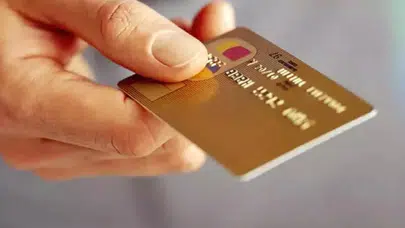 Tek Kredi Kartı Kullanımı Neden Riskli Olabilir ve Tüketiciler Ne Yapmalı?