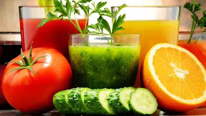 Detoks etkisi yapan besinler! Ödemi söktürüyor, rahatlatıyor