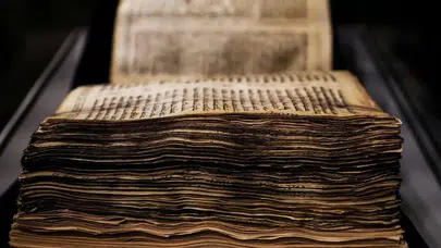 1500 yıllık İncil'in kaybolan 42 sayfası gün yüzüne çıktı
