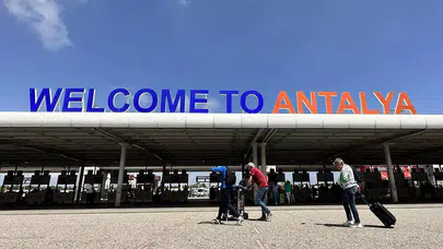 Antalya Havalimanı'nda yoğunluk arttı: Yolcu sayısı 3 milyonu aştı