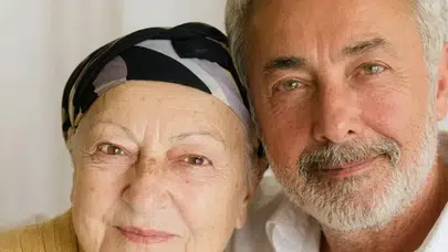 Mehmet Aslantuğ’un Annesi Decen Nebahat Aslantuğ Kimdir ve Neden Hayatını Kaybetti?