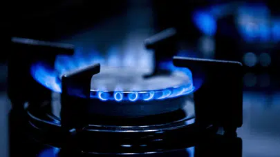 Avrupa'da doğal gaz fiyatları neden düşüyor? Hürmüz Boğazı'ndaki anlaşmaların etkisi nedir?