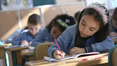 Yarın okullar tatil mi? Gaziantep ve Şanlıurfa'da Cuma günü okullar var mı?