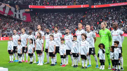 Beşiktaş’ta kadro temizliği : 9 isimle yollar ayrılıyor!
