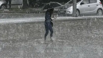 Tatil dönüşü yola çıkacaklar için Meteoroloji'den uyarı : Yağışlar ne zaman bitecek?