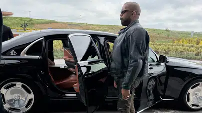 Kanye West İstanbul'a geldi : Konser öncesi şehri gezecek