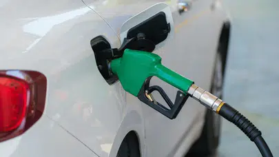 Güncel akaryakıt fiyatları yayımlandı : Benzin ve motorin fiyatları ne kadar oldu?