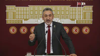 Dr. Mustafa Adıgüzel kimdir, kaç yaşında ve nereli?
