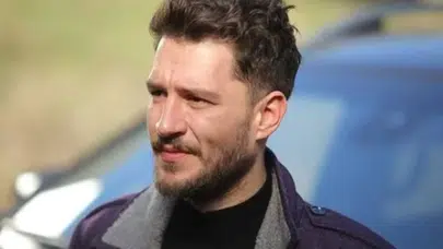 Uraz Kaygılaroğlu’ndan sahnede olay sözler