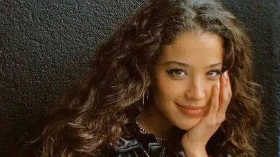 Kızılcık Şerbeti dizisinde Begüm karakterini canlandıran Hatice Deniz kimdir?