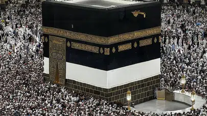 Hacılar Kabe'ye veda ediyor
