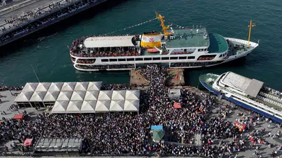 Eminönü'nde bayram kalabalığı yaşandı