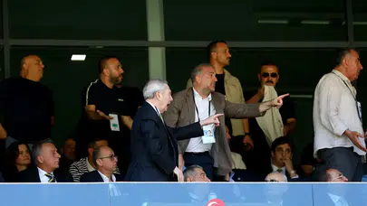 Fenerbahçe'nin Olağanüstü Genel Kurulunda Aziz Yıldırım'a yönelik tezahüratlar tartışmalara yol açtı