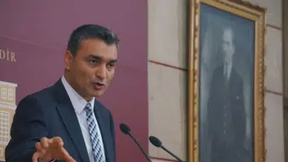 Müslim Sarı kimdir? CHP parti sözcüsü Müslim Sarı kaç yaşında, nereli ve evli mi?