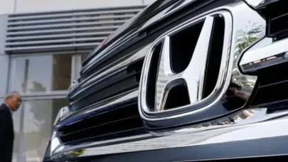Honda, yolda giderken aniden açılabilen hava yastıkları nedeniyle 100 bin aracı geri çağırdı