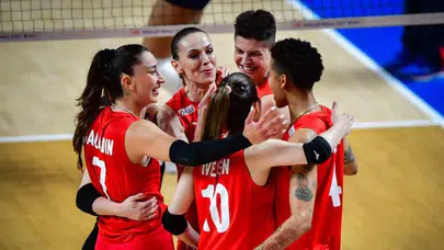 Filenin Sultanları Çin'i geriden gelerek yendi