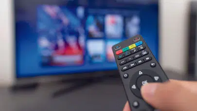 Bugün televizyonda hangi dizi, film ve programlar var?