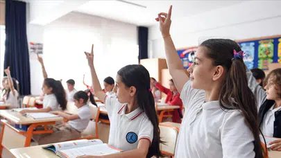 12 Haziran okullar tatil mi? Cuma günü neden okullar tatil?