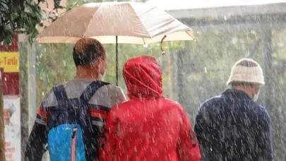 İstanbul'da hava durumu değişiyor: Gök gürültülü sağanak yağışlar bekleniyor