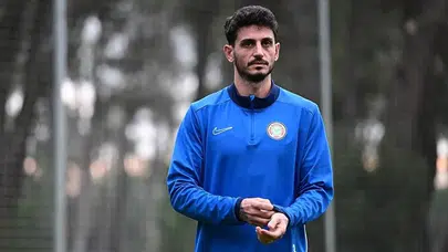 Milli futbolcu Samet Akaydın, Çaykur Rizespor'dan ayrıldı