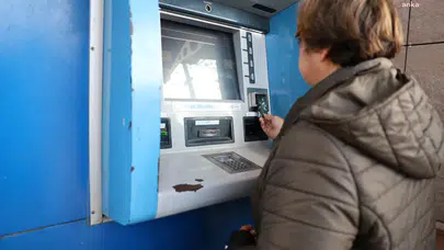 Temmuz ödeme takvimi belli oldu : Emekliler zamlı maaşlarını ne zaman alacak?